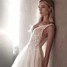 crimson-brautkleid-pronovias-a-linie-spitze-prinzessin-glitzer-tuell-v-ausschnitt-v-rueckenaussschnitt-schmale-traeger